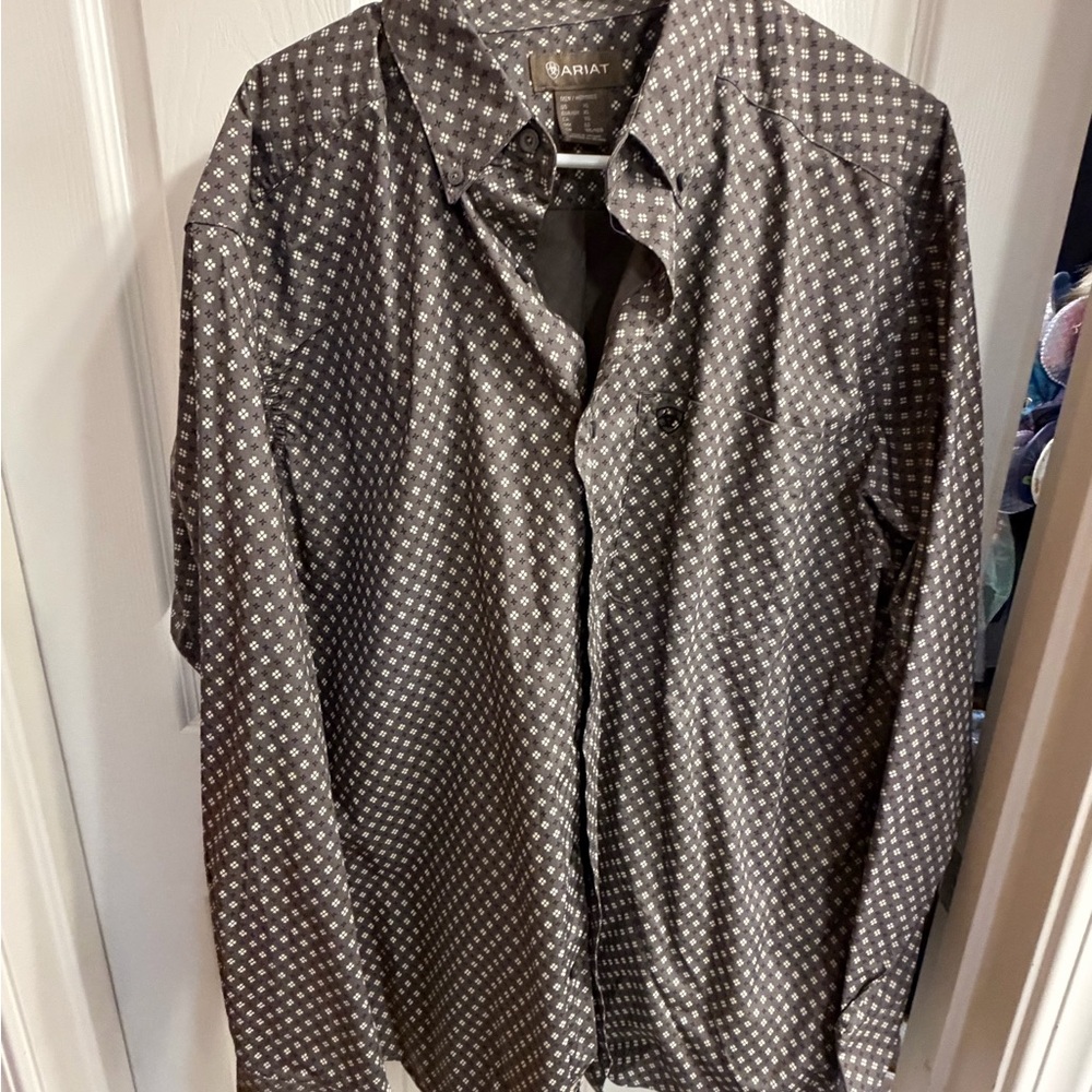 Ariat Men's Gray Button-Up Shirt with White Geometric Print